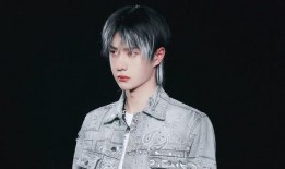 王一博最新爆料图片,神秘新作品即将揭晓，粉丝翘首以待