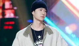 王一博最新爆料图片,神秘新作品即将揭晓，粉丝翘首以待